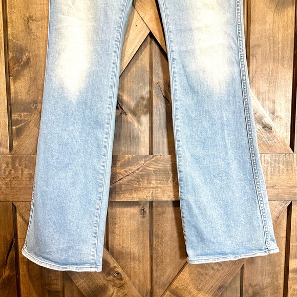 Like New!! 7FAMK Light Wash High Waist Vintage Bootcut Jeans - Picture 8 of 15